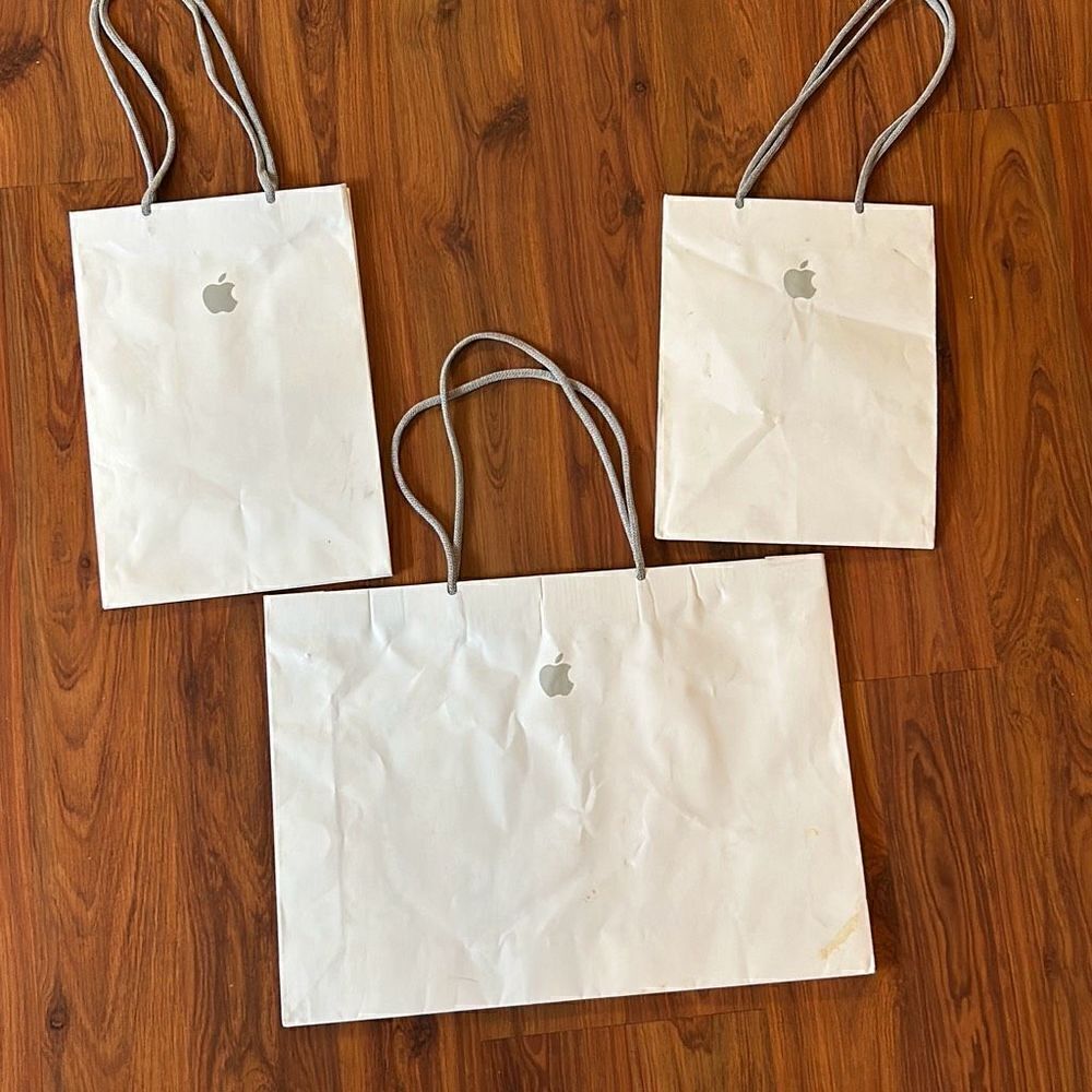 3 Apple shopping bags